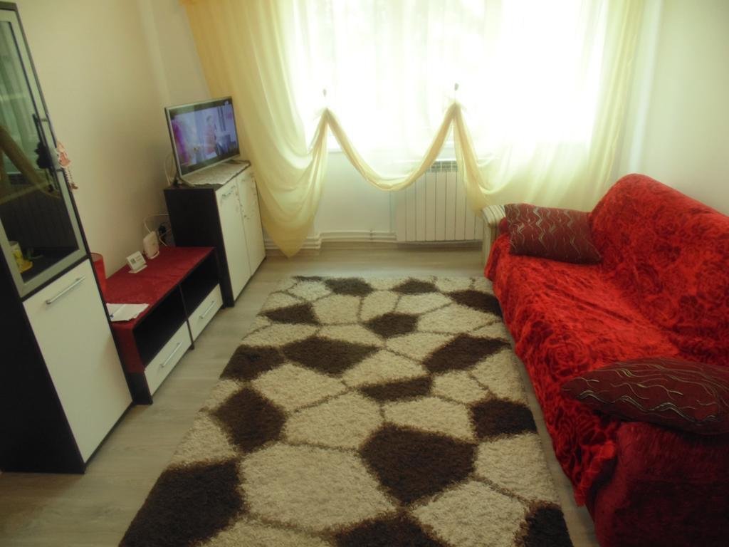Lary Apartament Suceava Exterior foto
