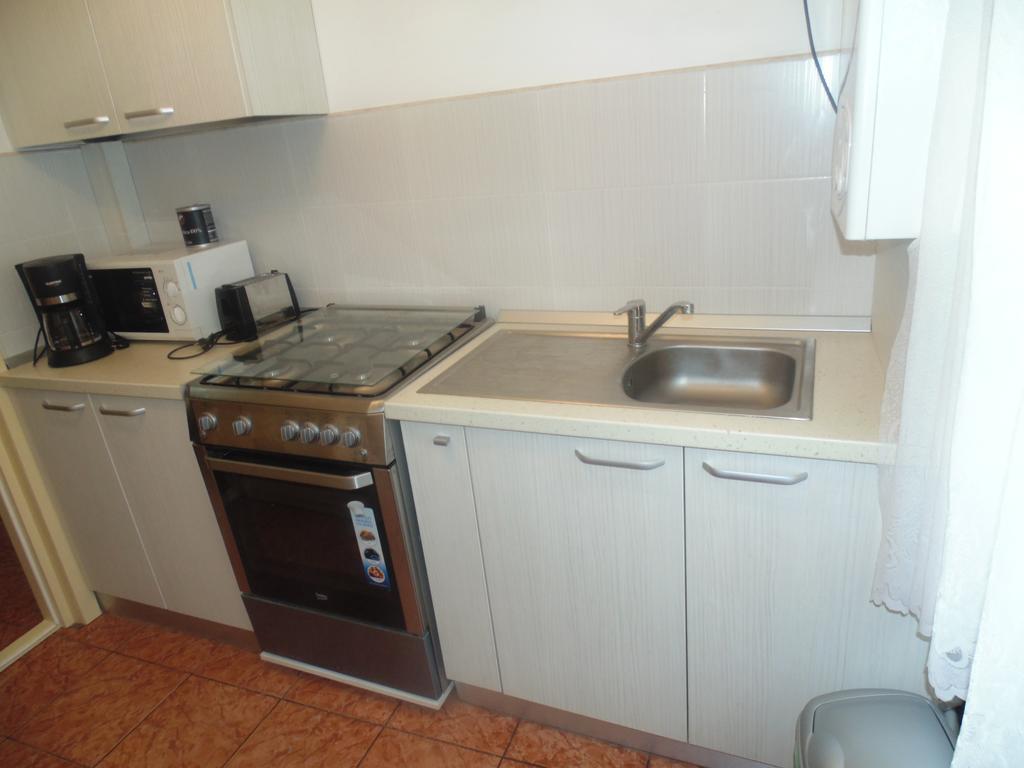 Lary Apartament Suceava Habitación foto